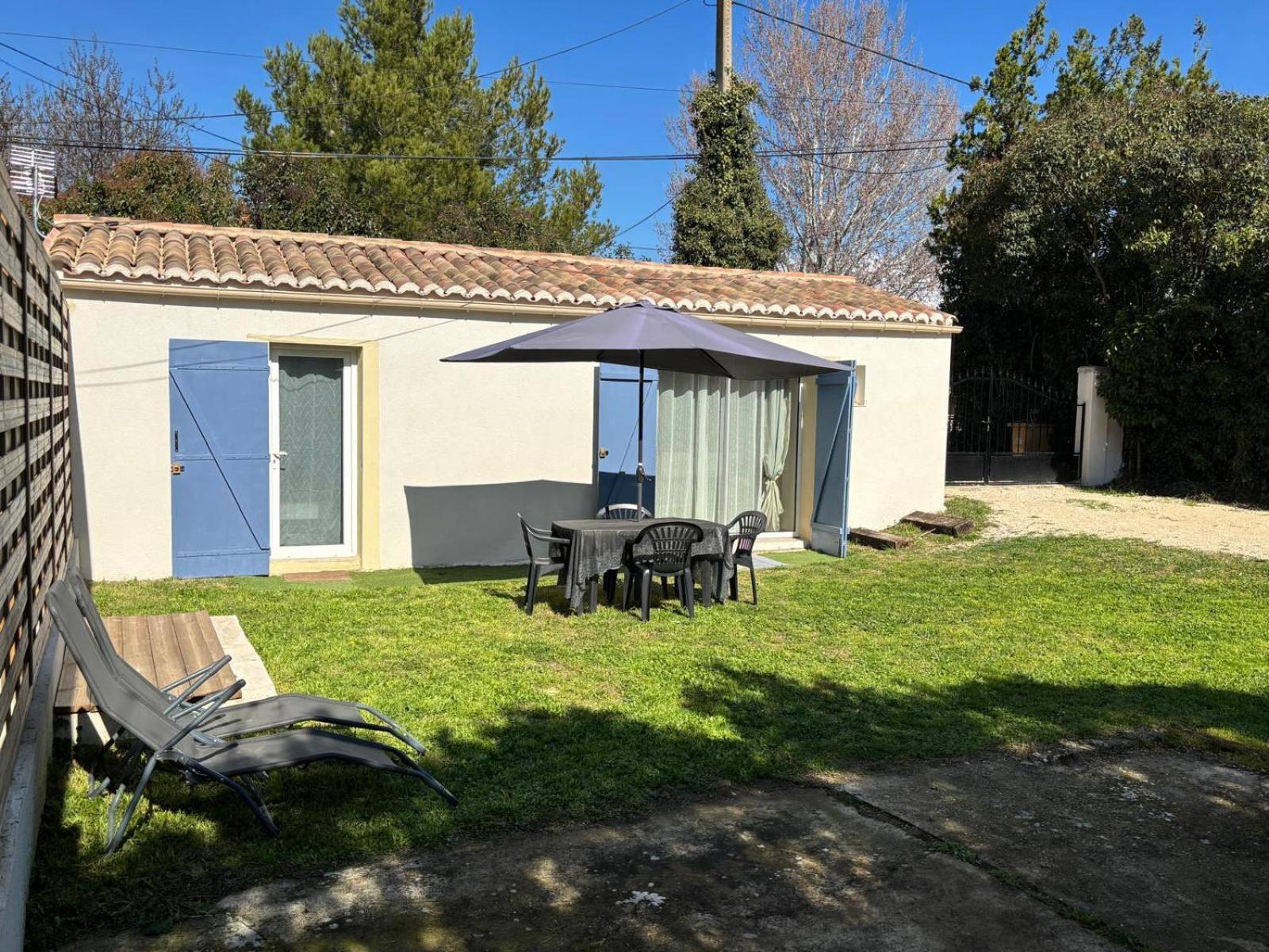 Maison De Vacances En Campagne Cavaillon Exterior foto